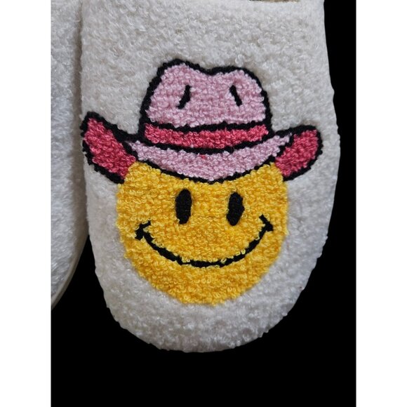 Cowboy Hat Smiley Face Fuzzy Slippers Unisex Cozy Indoor Shoes Size 10 - Picture 2 of 5